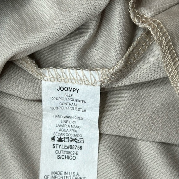 Chic Floral Off-the-Shoulder Dress by Joompy‎ USA - Picture 3 of 6